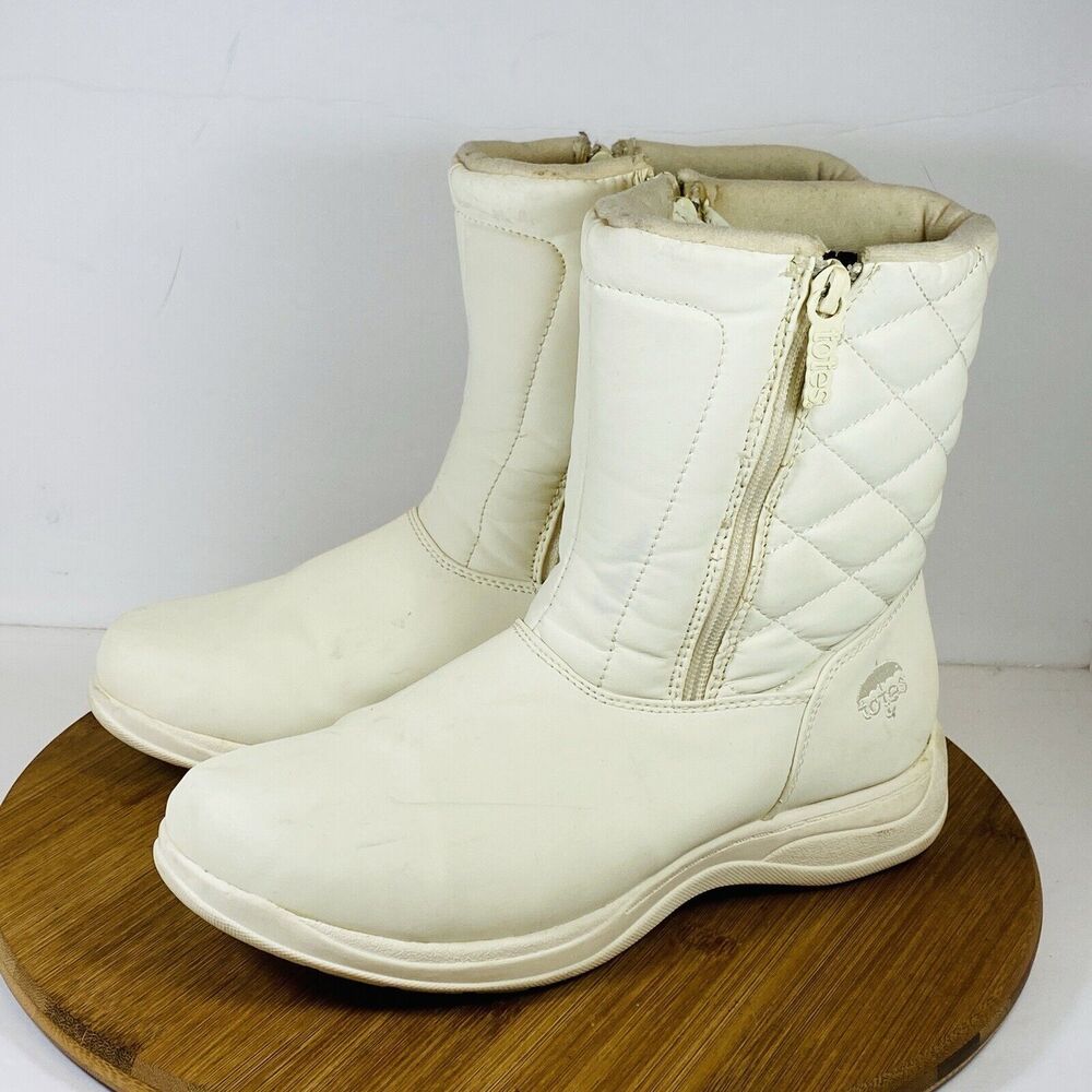 Totes Women’s Quilted Snow Boots Size 8M Ivory